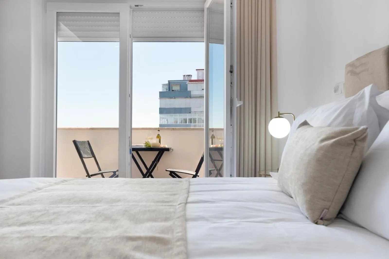 Modern Apartment By Cm Properties Amadora