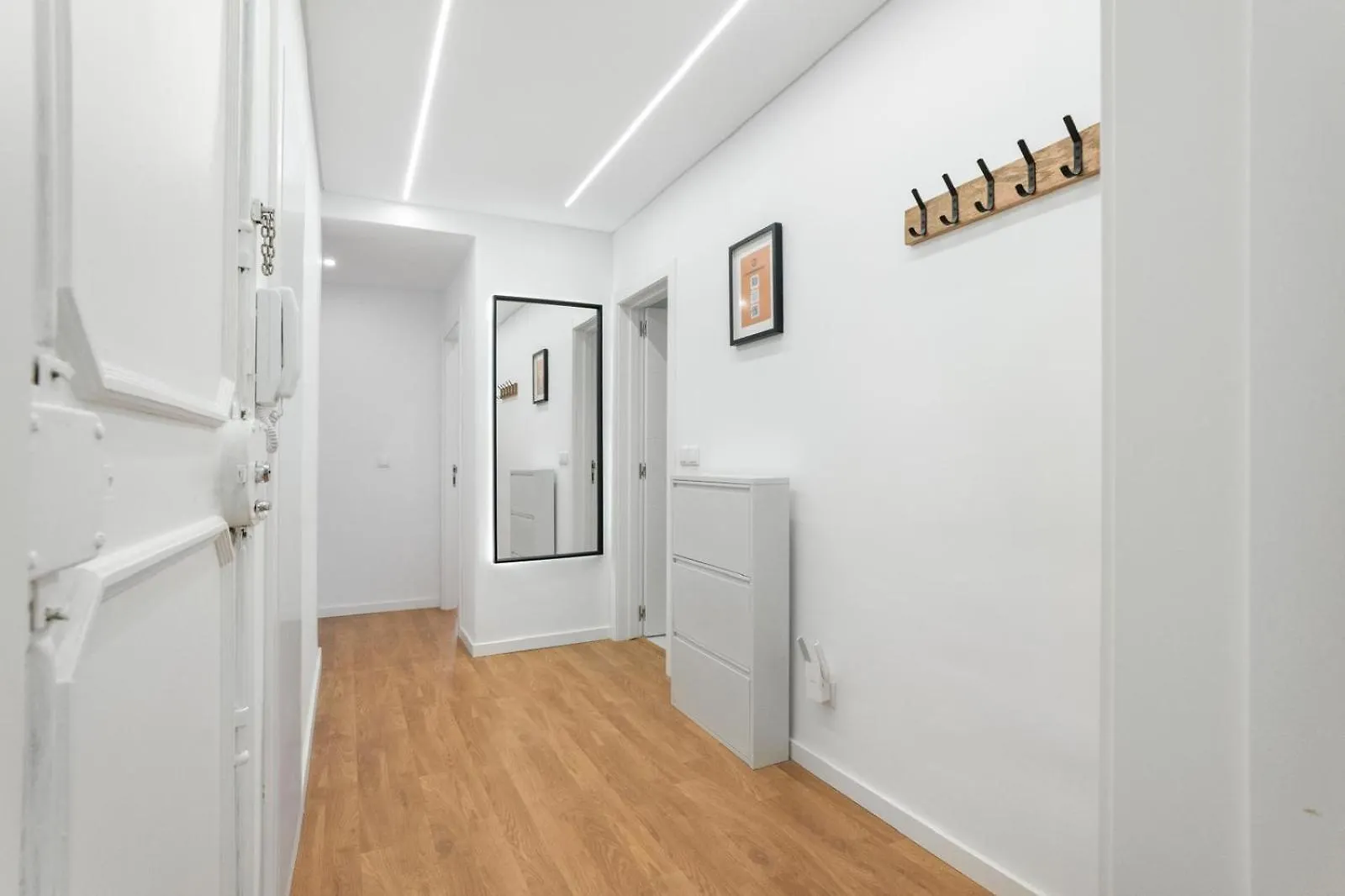 Modern Apartment By Cm Properties Amadora